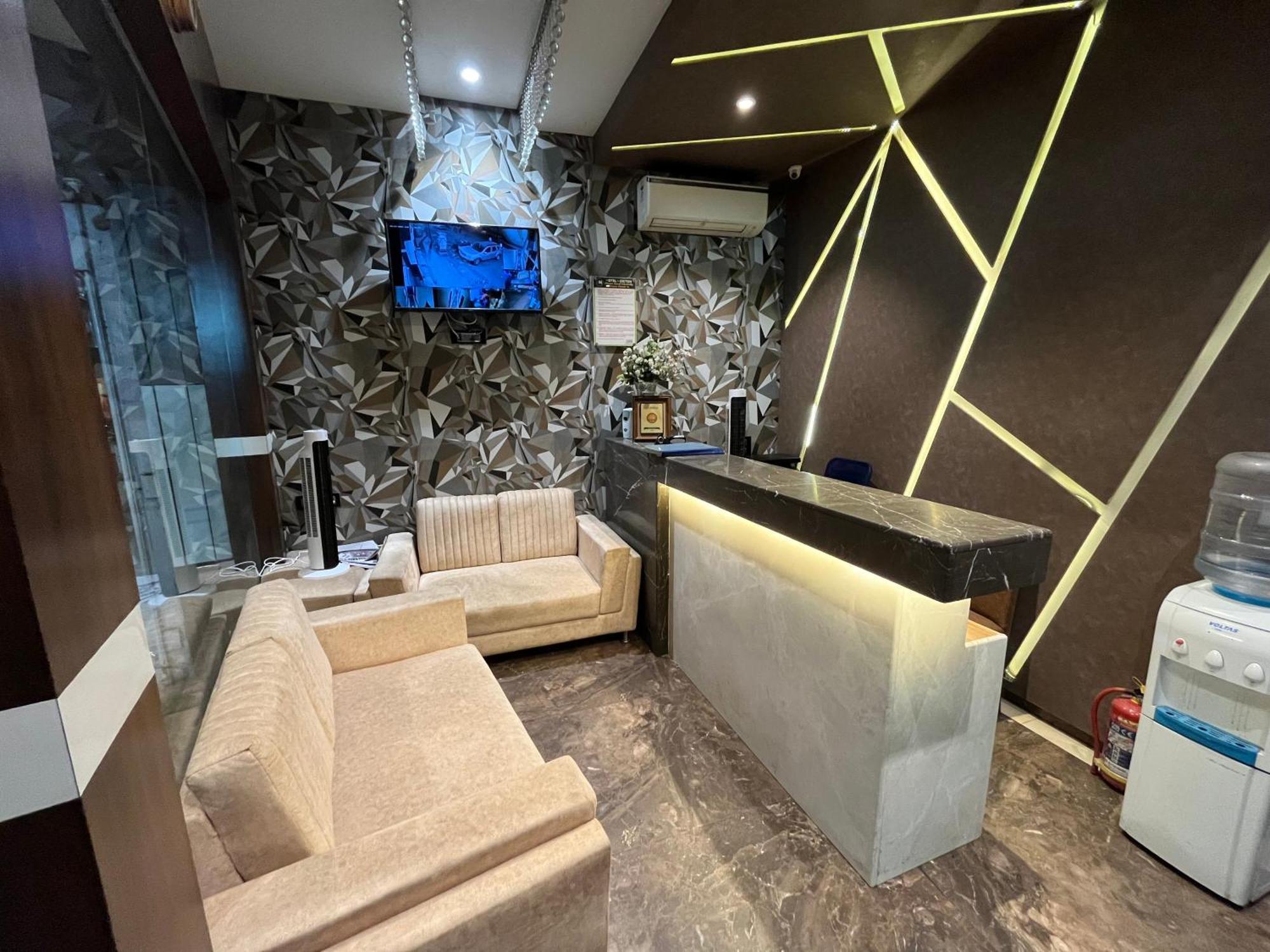 Hotel Meriton Mumbai International Airport T-2 Extérieur photo