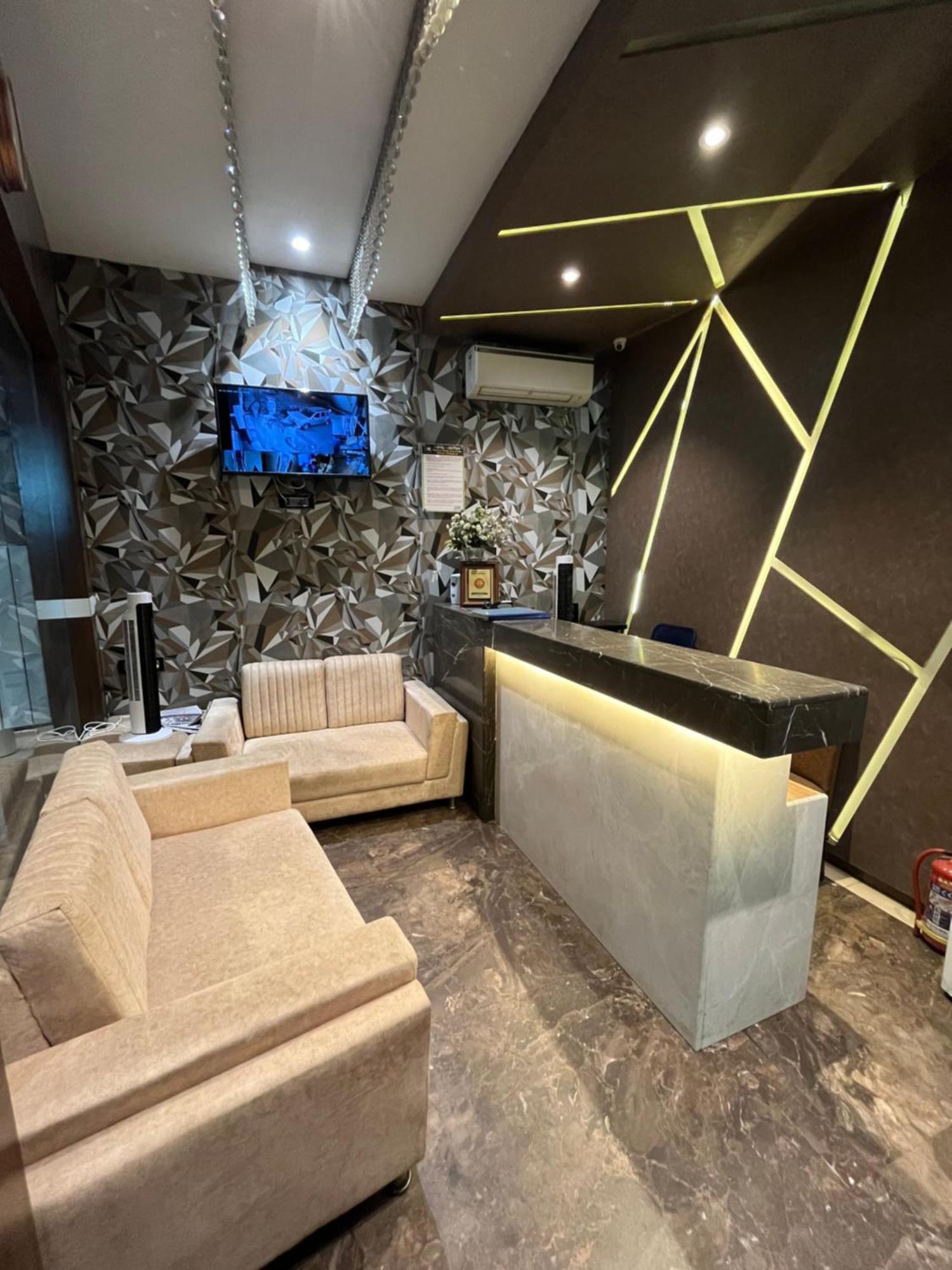Hotel Meriton Mumbai International Airport T-2 Extérieur photo