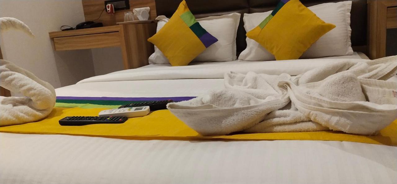 Hotel Meriton Mumbai International Airport T-2 Extérieur photo