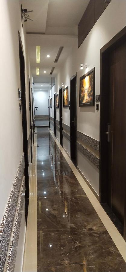 Hotel Meriton Mumbai International Airport T-2 Extérieur photo