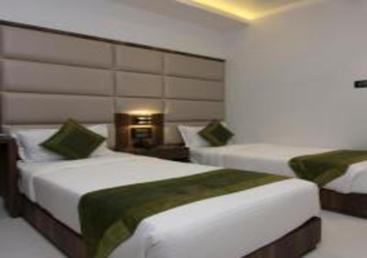 Hotel Meriton Mumbai International Airport T-2 Extérieur photo