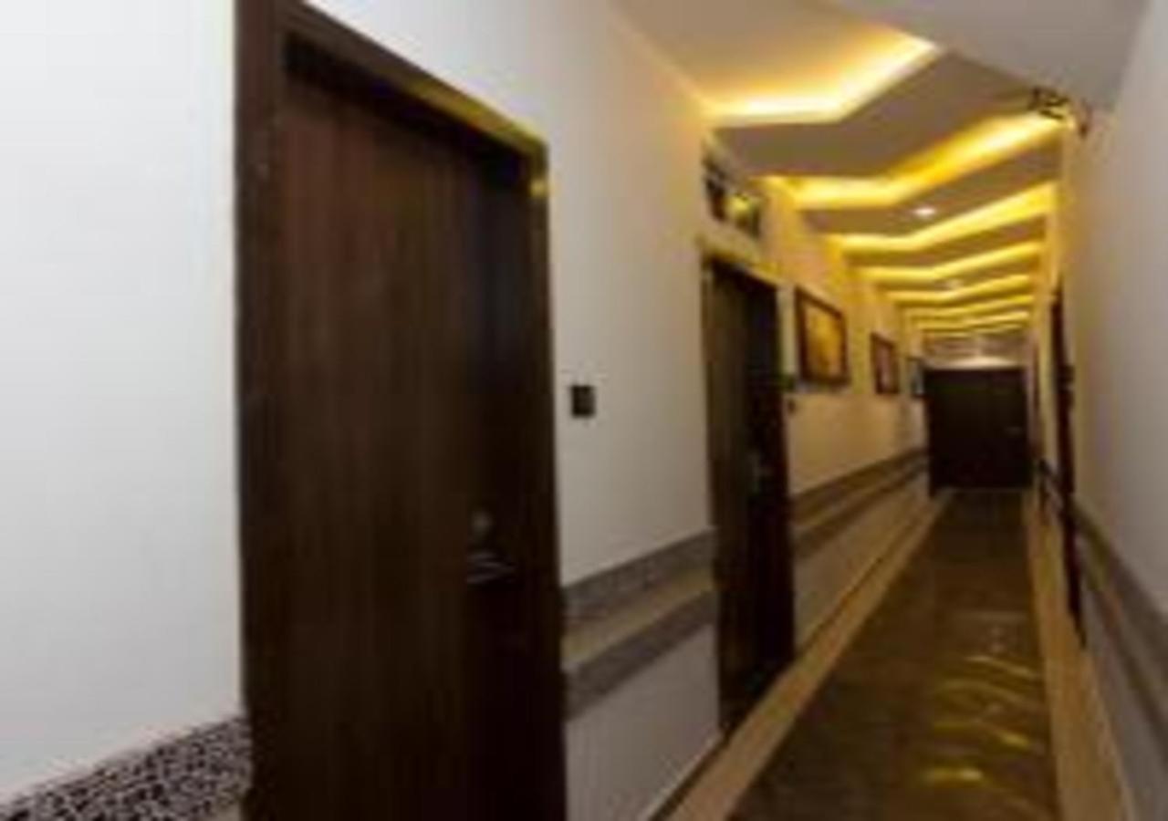 Hotel Meriton Mumbai International Airport T-2 Extérieur photo